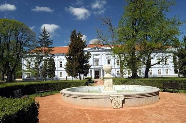Jenny Home Mojmirovce Экстерьер фото